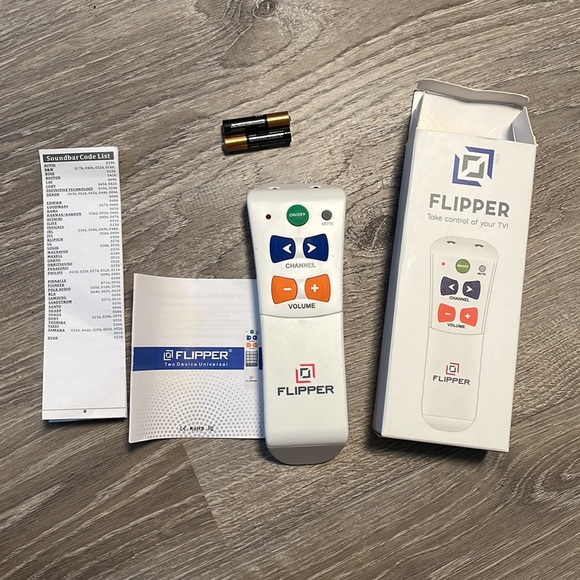 Flipper Big Button Universal Remote - Picture 3 of 5